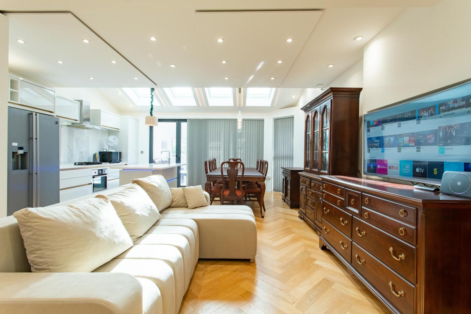 Modern 2Bed Pad W/ Hot Tub Villa Barking  Exterior photo
